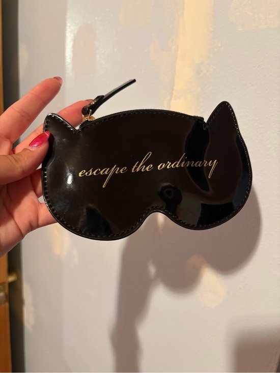 kate spade Handbags - Kate Spade Blk Cat Mask Coin Purse “escape the ordinary” Rare!